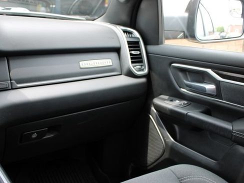Used 2022 RAM 1500 Big Horn AWD/4WD image 45