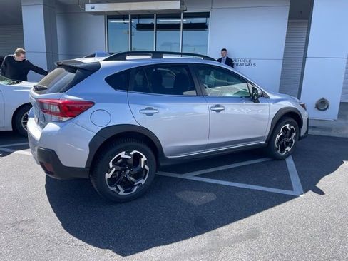 Used 2023 Subaru Crosstrek 2.5i Limited AWD/4WD image 3
