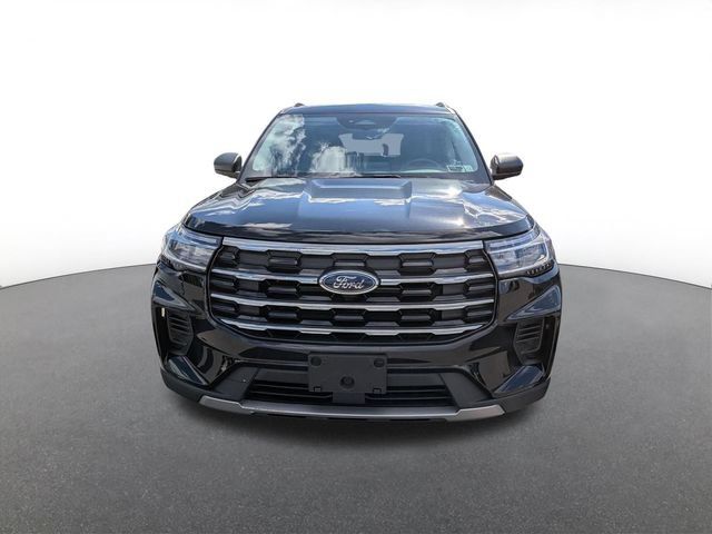 Used 2025 Ford Explorer Active AWD/4WD image 8