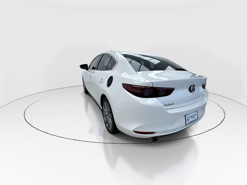 Used 2020 MAZDA MAZDA3 Sedan w/ Select Package image 2