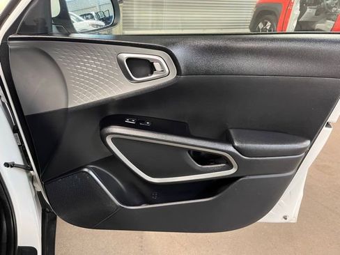 Used 2024 Kia Soul LX w/ Option Group 015 image 11