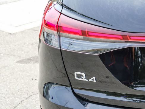 Used 2023 Audi Q4 e-tron Premium Plus w/ Premium Plus image 11