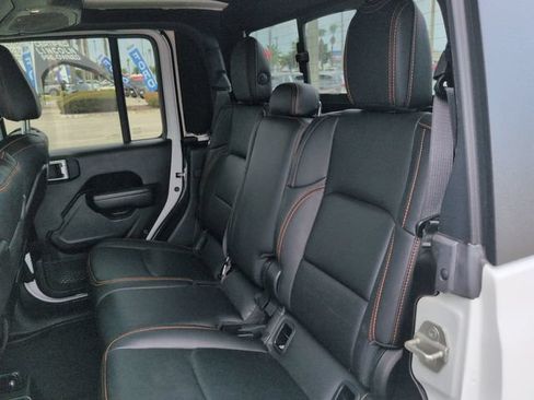 Used 2024 Jeep Gladiator Mojave w/ Technology Group AWD/4WD image 14