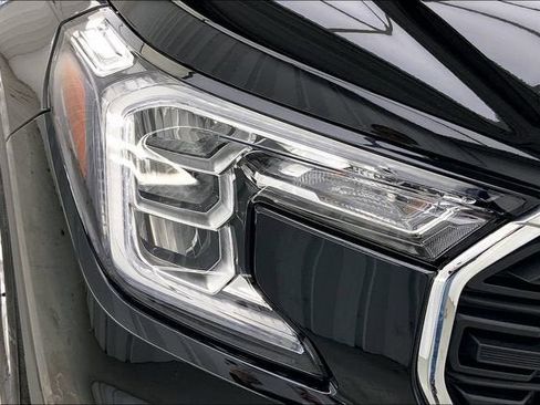 Used 2022 GMC Terrain SLE w/ Driver Convenience Package image 25