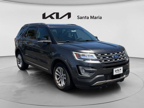Used 2017 Ford Explorer XLT w/ Equipment Group 202A FWD image 1