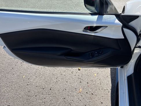 Used 2019 MAZDA MX-5 Miata RF Grand Touring w/ Appearance Package image 9