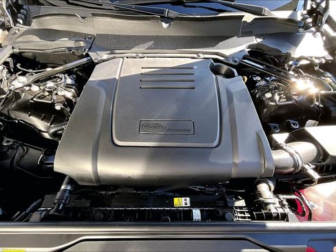 New 2026 Land Rover Discovery Dynamic SE image 12