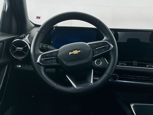 Used 2025 Chevrolet Equinox LT image 18