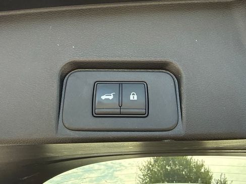 Used 2024 Nissan Rogue SV AWD/4WD image 14
