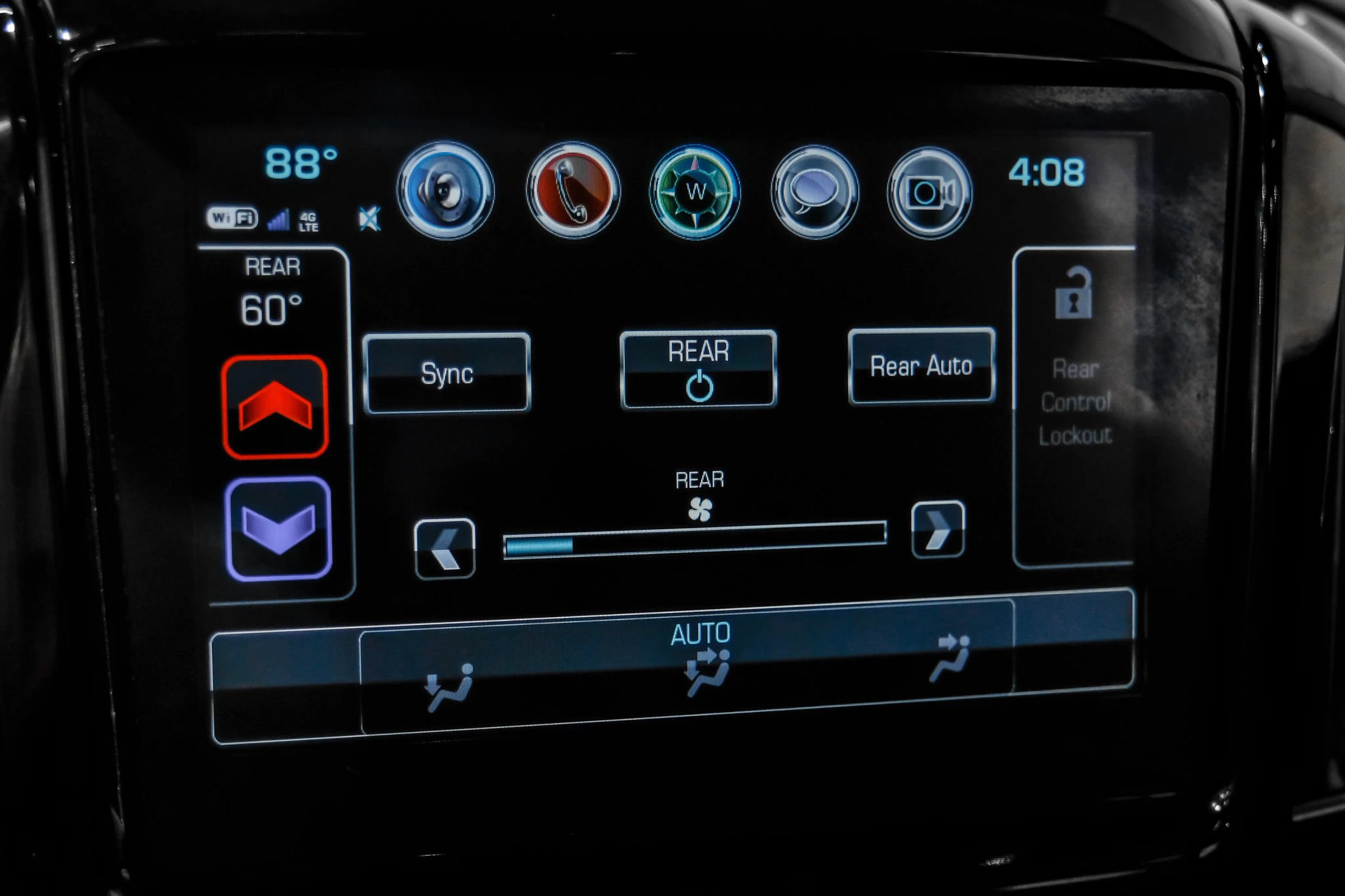 Used 2018 Chevrolet Traverse LT FWD image 39