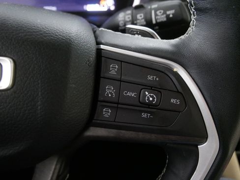 Used 2022 Jeep Grand Cherokee L Limited image 23