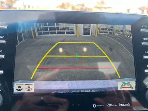 Used 2019 Toyota Avalon XLE w/ Moonroof Package image 17