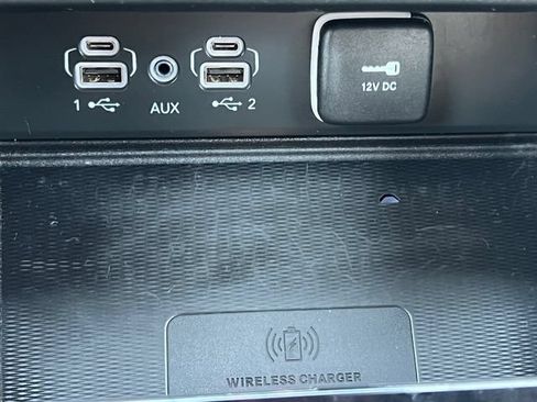 Used 2023 Jeep Grand Cherokee Limited w/ Luxury Tech Group II AWD/4WD image 31