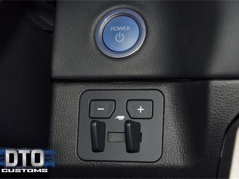 Used 2024 Toyota Tundra Limited image 31