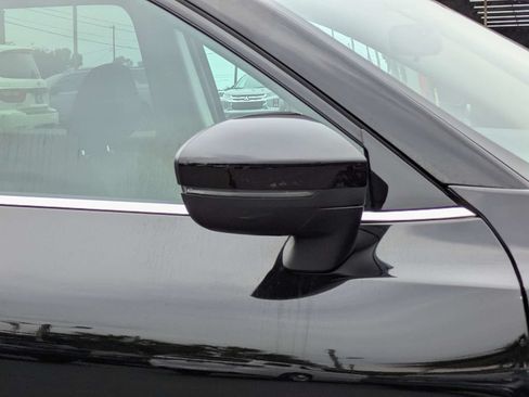 Used 2024 Nissan Pathfinder SV FWD image 12
