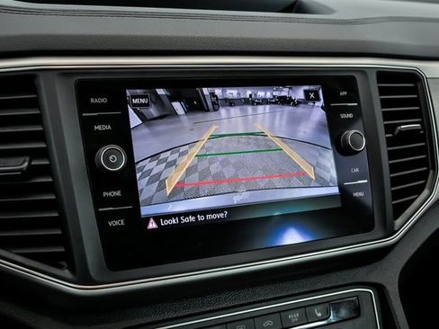 Used 2018 Volkswagen Atlas SE image 19