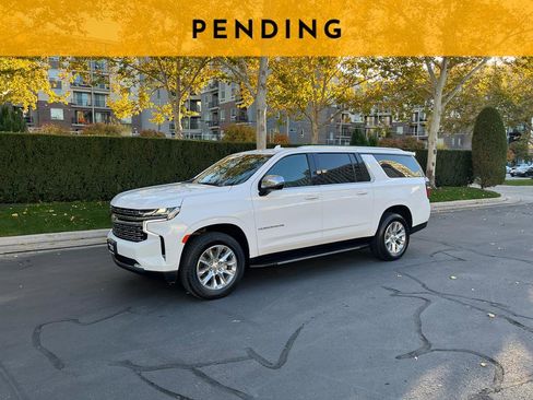 Used 2023 Chevrolet Suburban Premier image 1