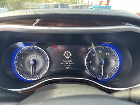 Used 2022 Chrysler Pacifica Limited image 13