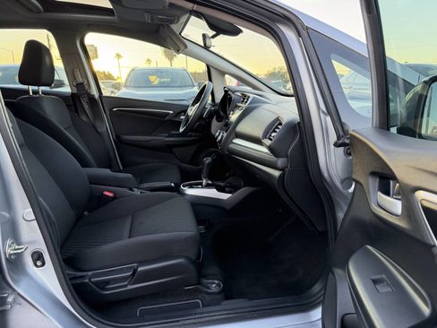 Used 2019 Honda Fit EX image 30