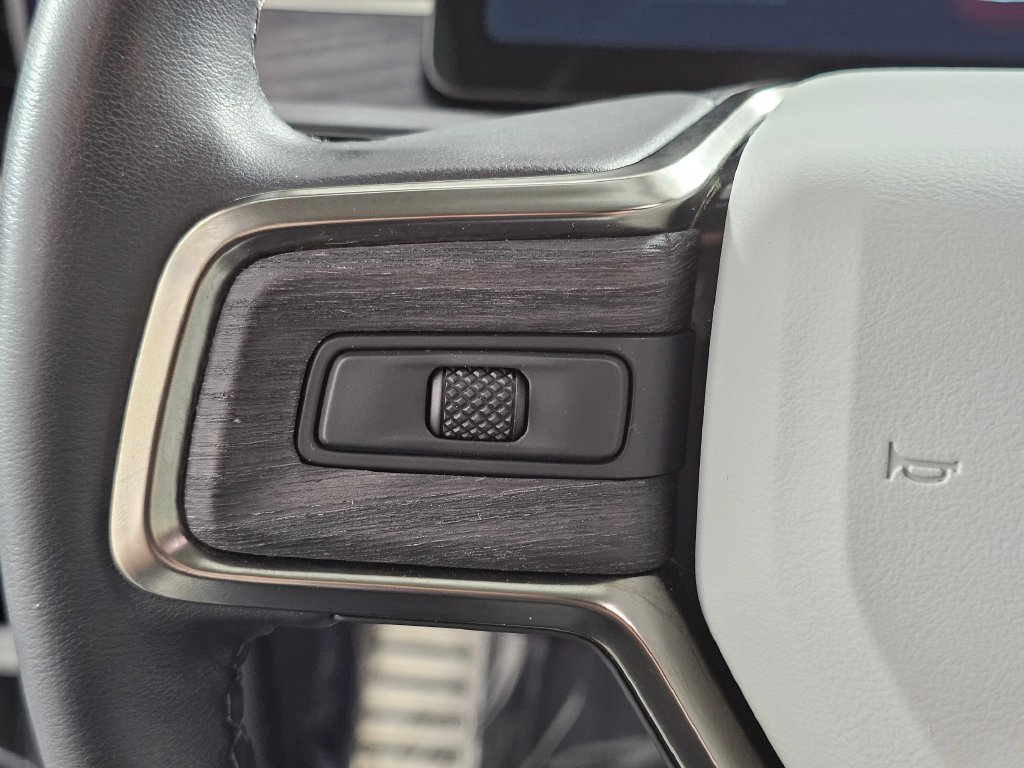 Used 2024 Rivian R1S Adventure Dual AWD/4WD image 28