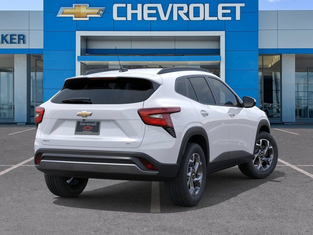 New 2026 Chevrolet Trax LT w/ Driver Confidence Package FWD image 4