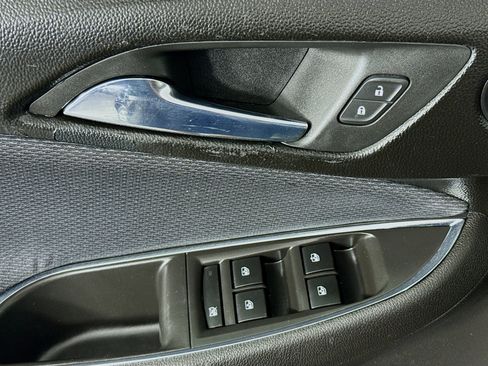 Used 2017 Chevrolet Cruze LS image 20