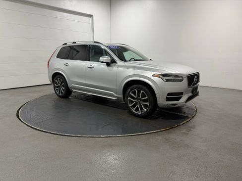 Used 2018 Volvo XC90 T5 Momentum w/ Convenience Package image 2