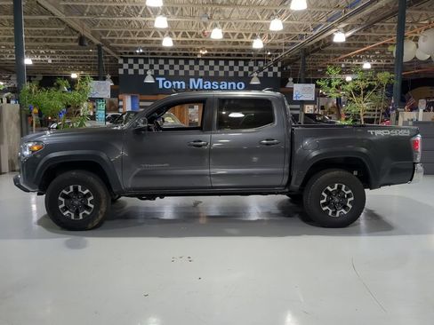 Used 2021 Toyota Tacoma TRD Off-Road AWD/4WD image 11