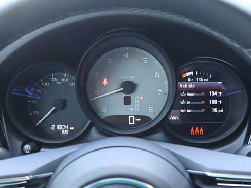 Certified 2024 Porsche Macan S AWD/4WD image 17