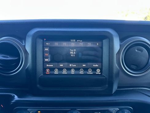 Used 2023 Jeep Wrangler Sport S image 16