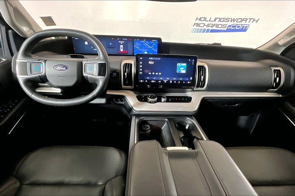 Certified 2025 Ford Expedition Active AWD/4WD image 11