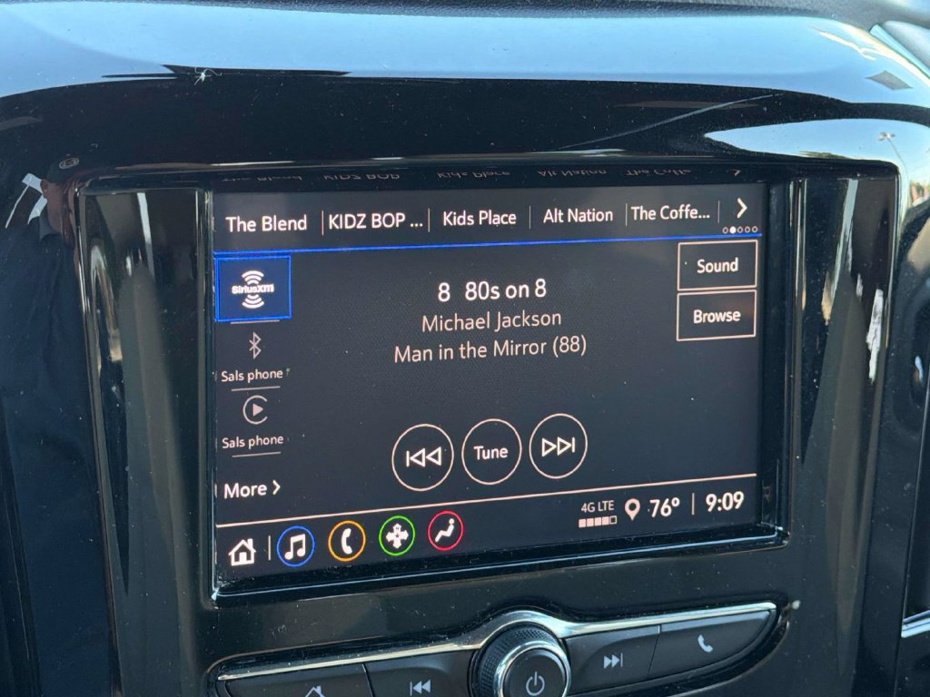 Used 2023 Chevrolet Traverse LS FWD image 13