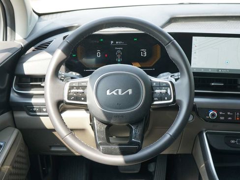 Certified 2026 Kia Carnival LXS FWD image 23