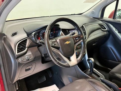 Used 2022 Chevrolet Trax LT w/ Driver Confidence Package AWD/4WD image 13