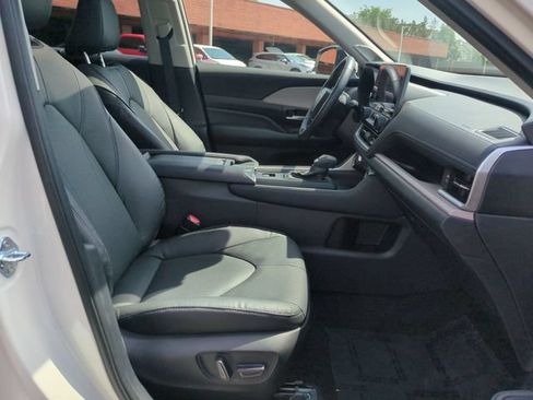 Certified 2024 Toyota Grand Highlander AWD image 34