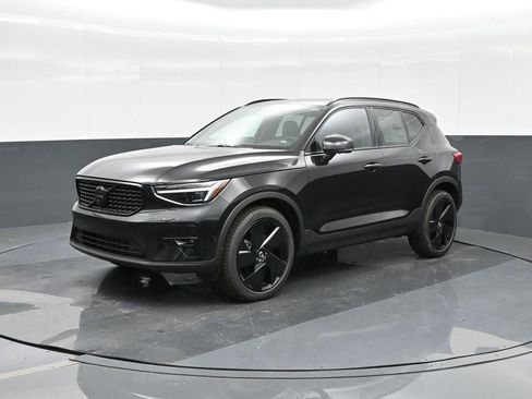 New 2026 Volvo XC40 B5 Ultra w/ Protection Package Premier image 3