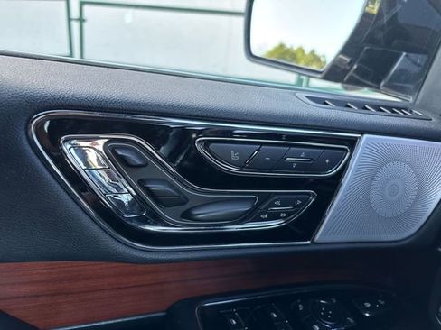Used 2019 Lincoln Navigator Reserve w/ Cargo Package image 25