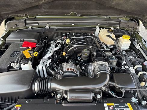 Used 2022 Jeep Gladiator Mojave w/ Cold Weather Group image 10