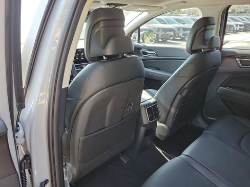 New 2026 Kia Sportage EX w/ EX Panorama Roof Package FWD image 17