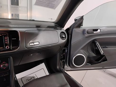 Used 2013 Volkswagen Beetle 2.5 image 28