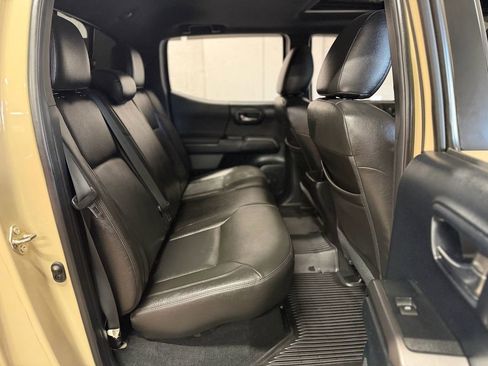 Used 2016 Toyota Tacoma TRD Off-Road image 21