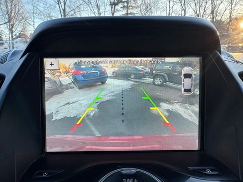 Used 2019 Ford Escape Titanium image 22