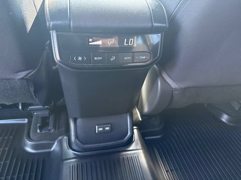 Used 2023 Toyota Highlander L FWD image 21