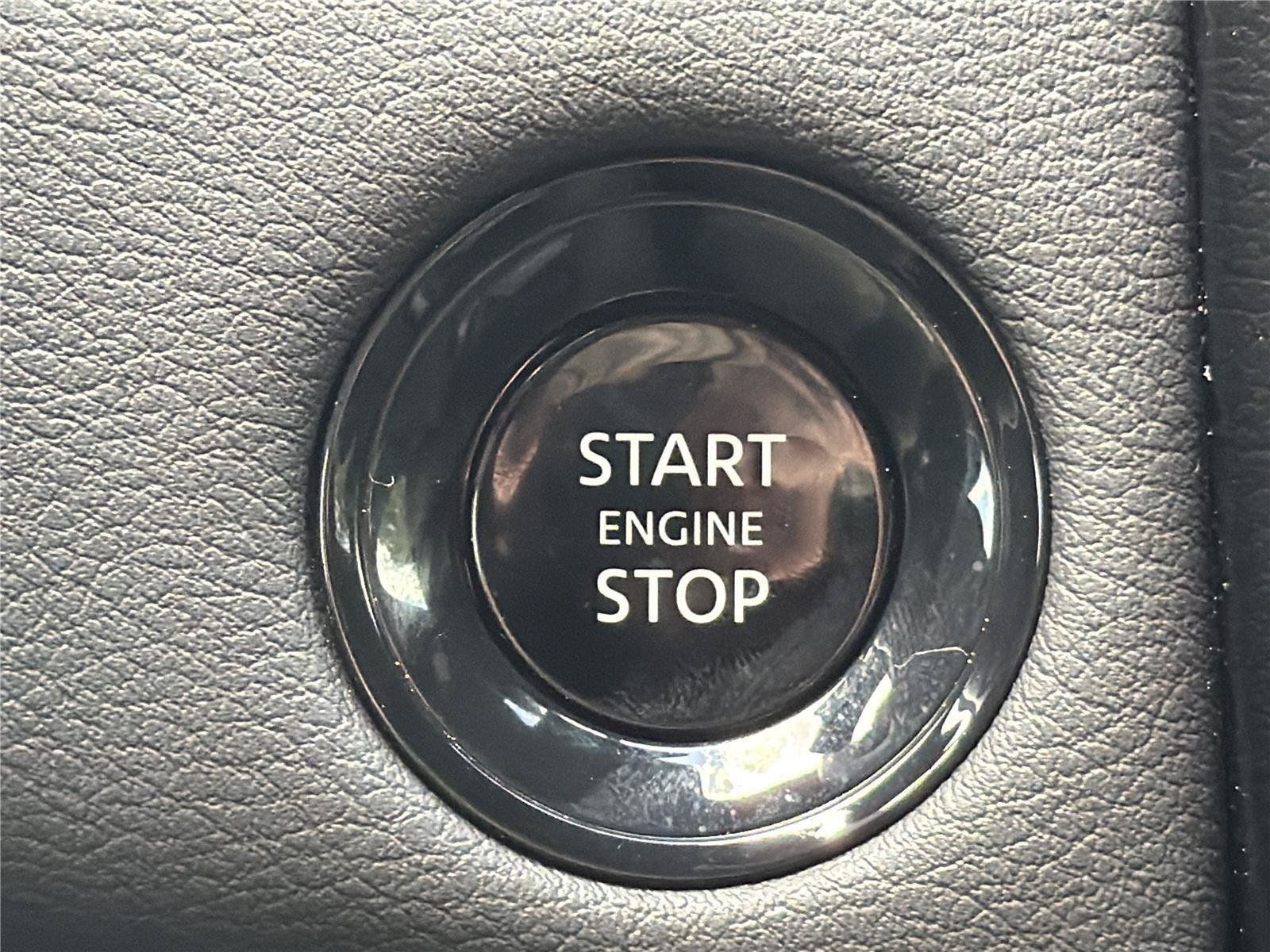 Used 2025 Nissan Armada PRO-4X AWD/4WD image 14