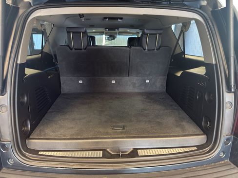 Used 2019 Chevrolet Suburban LT AWD/4WD image 34