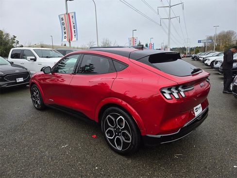 Used 2024 Ford Mustang Mach-E GT image 7