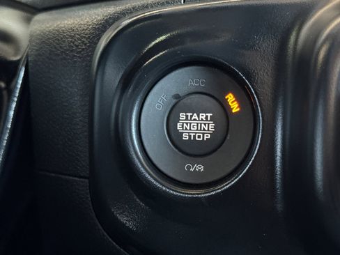 Used 2022 Jeep Gladiator Mojave image 32