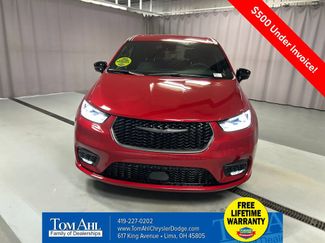 New 2026 Chrysler Pacifica Select video 2