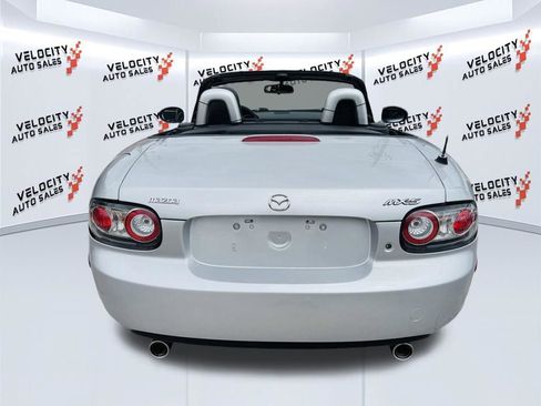 Used 2006 MAZDA MX-5 Miata Grand Touring RWD image 4