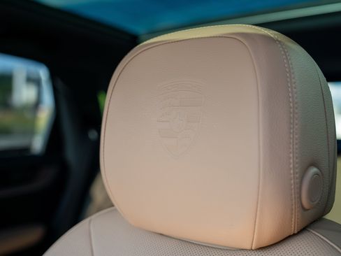 Certified 2026 Porsche Cayenne AWD/4WD image 13